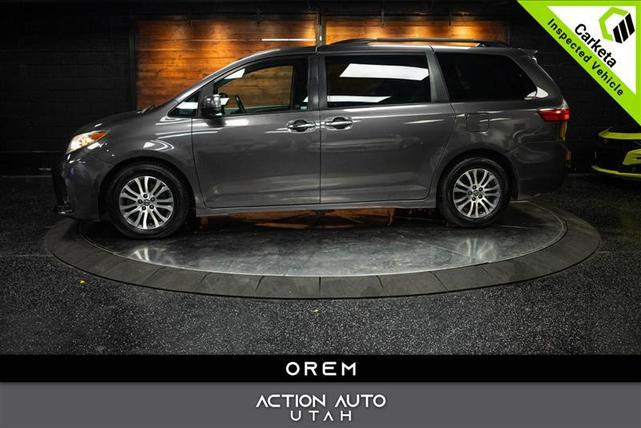 2018 toyota sienna limited