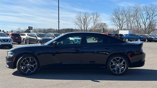 2017 dodge charger se