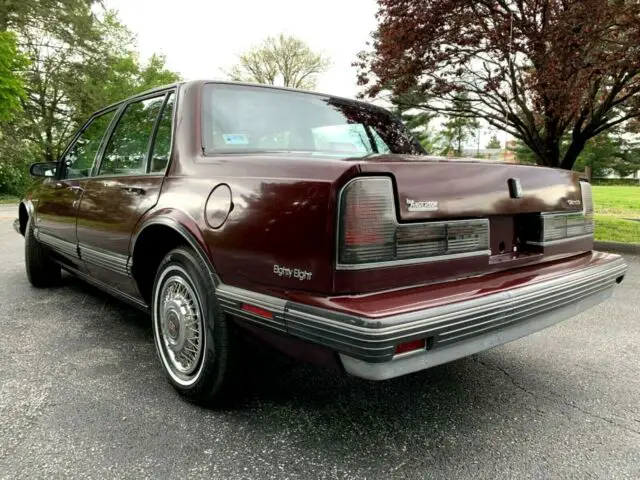 '1990 oldsmobile eighty eight royale sedan "only 33,000 actual miles" no reserve