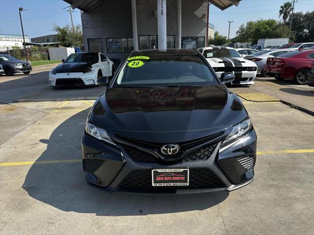2020 toyota camry se