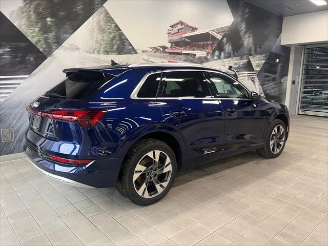 2022 audi e-tron premium plus