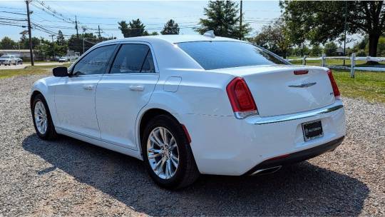 2019 Chrysler 300