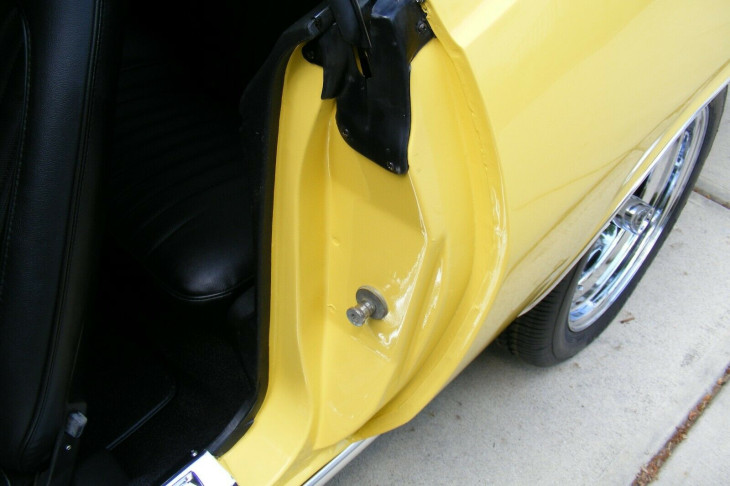 plymouth barracuda fy1 lemon twist (yellow)