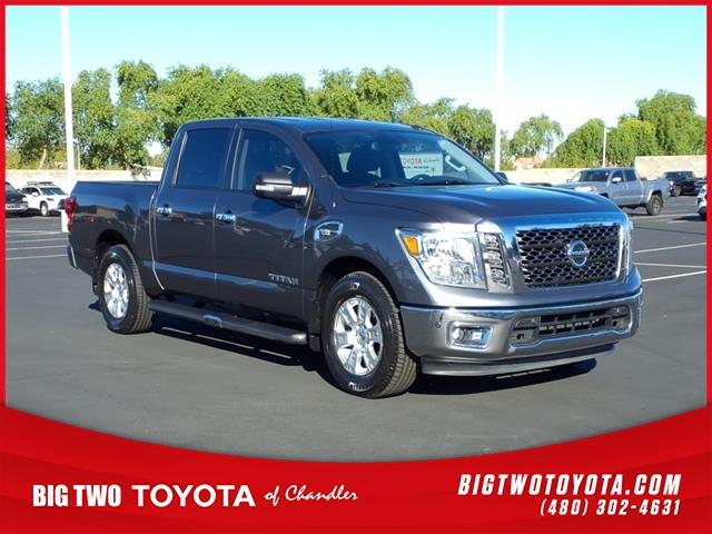 2017 nissan titan sv