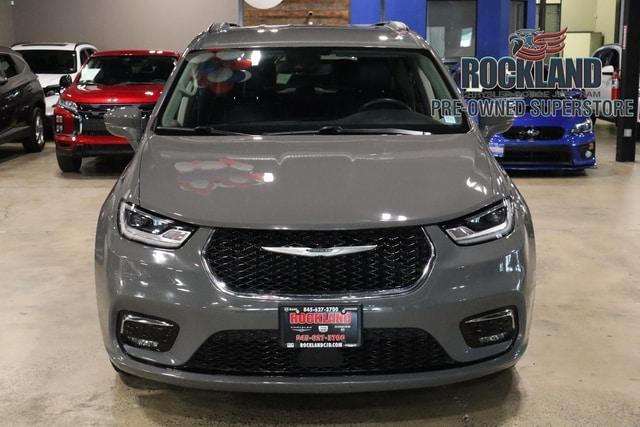 2022 chrysler pacifica touring-l
