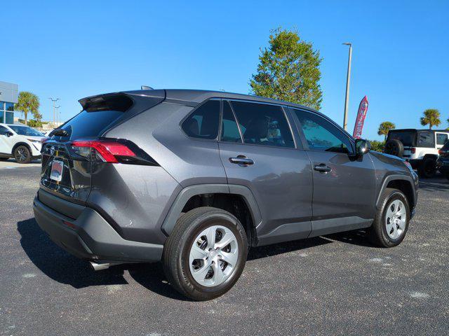 2023 toyota rav4 le