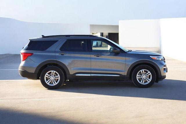 2022 ford explorer xlt