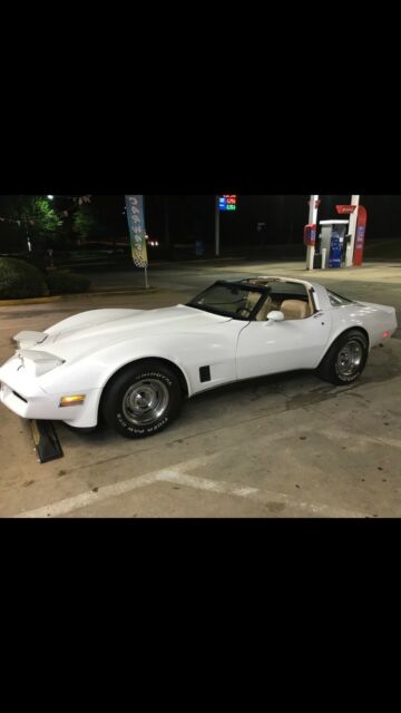 white 1980 corvette