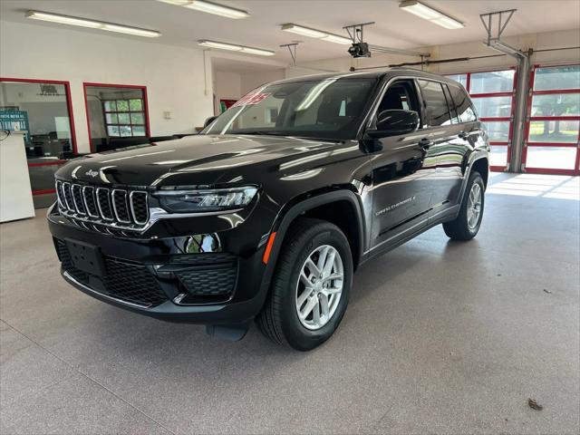 2023 jeep grand cherokee laredo 4x4