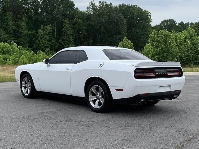 2021 dodge challenger sxt