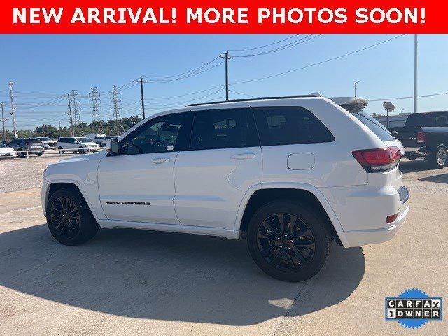 2022 jeep grand cherokee laredo