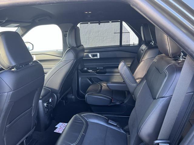 2023 ford explorer st