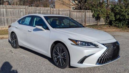 2025 Lexus se