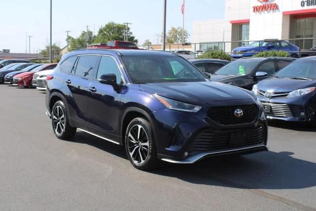 2021 toyota highlander xse