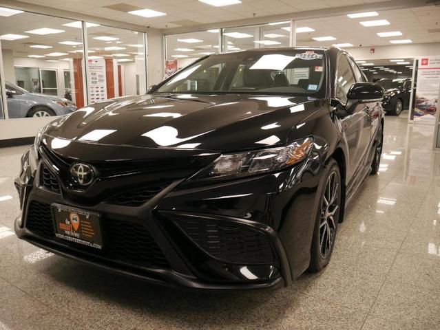 2021 toyota camry se