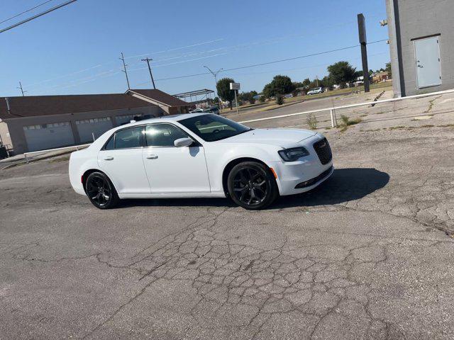2022 chrysler 300 s