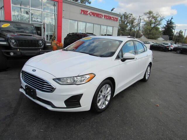 2020 ford fusion se