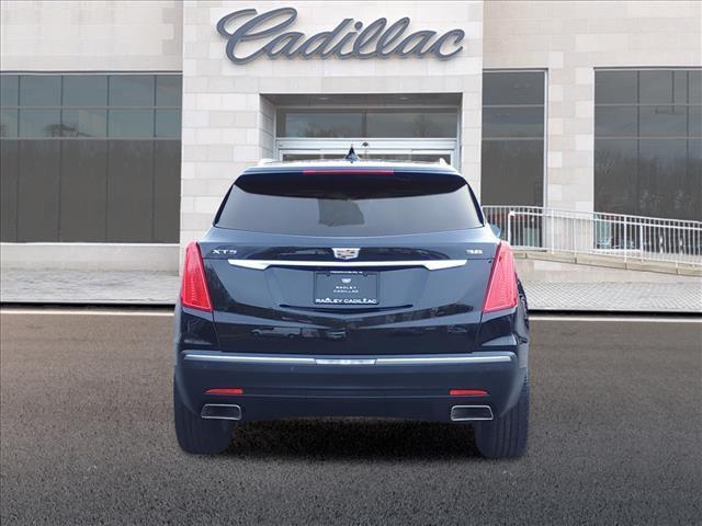 2017 cadillac xt5 base