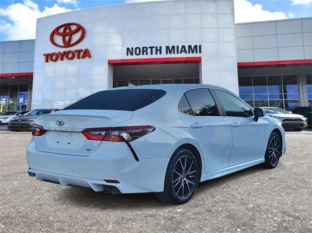 2024 toyota camry se