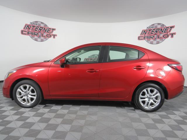 2017 toyota yaris ia base