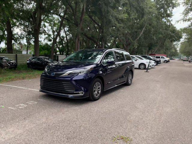 2024 toyota sienna xle 8 passenger