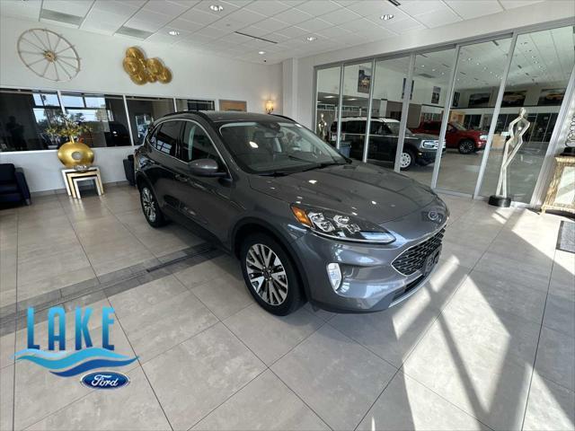 2022 ford escape titanium