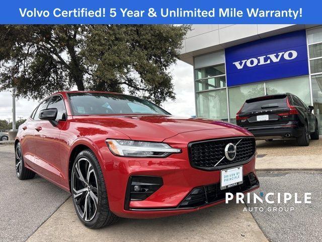 2023 volvo s60 b5 plus dark theme