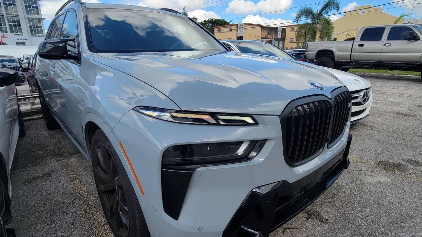 2024 bmw x7 m60i