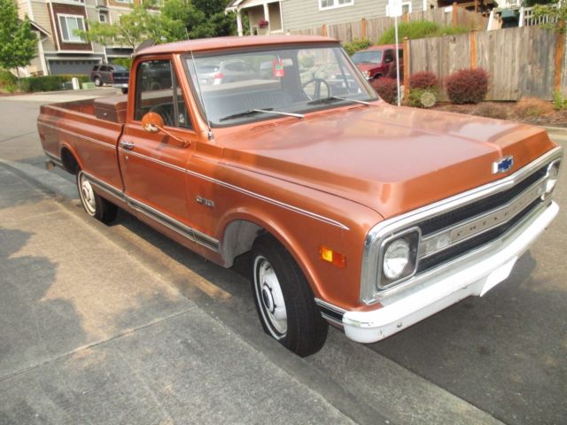 1970 chevy c-10 long bed pickup