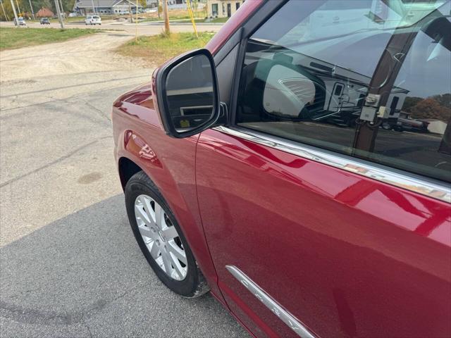 2016 chrysler town & country touring