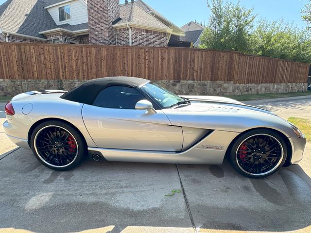 2005 dodge viper srt-10