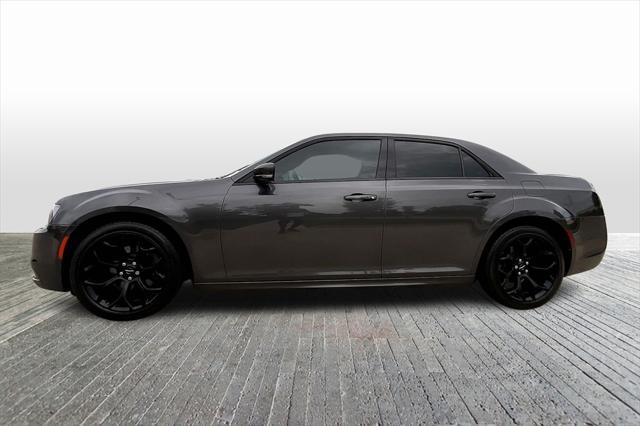 2016 chrysler 300 s