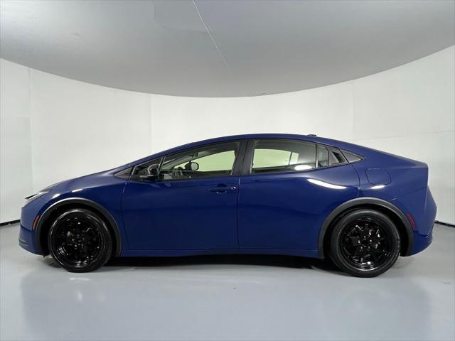 2023 toyota prius le