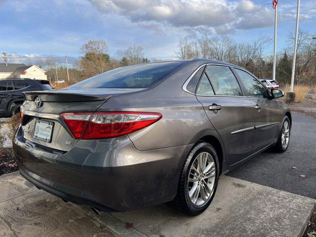 2016 toyota camry se