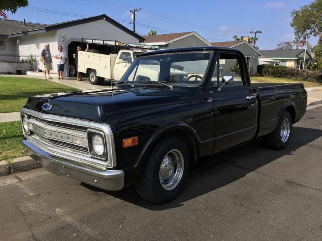 1969 chevy c-10 truck true short bed pick-up w/fuel injection /700r transmission