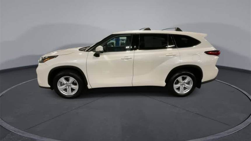 2021 toyota highlander le