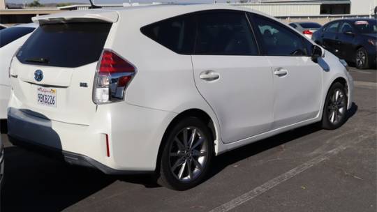 2015 Toyota Prius v (+)