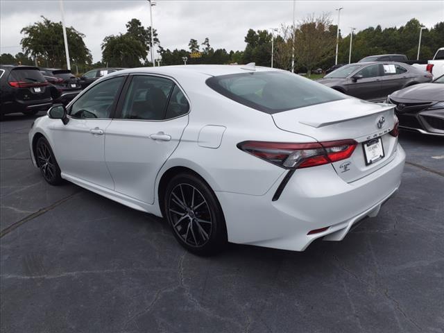 2022 toyota camry se