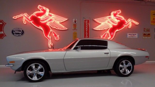 1971 chevrolet camaro z28 tribute with split bumpe