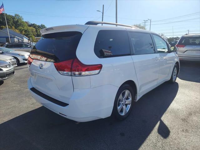 2014 toyota sienna le