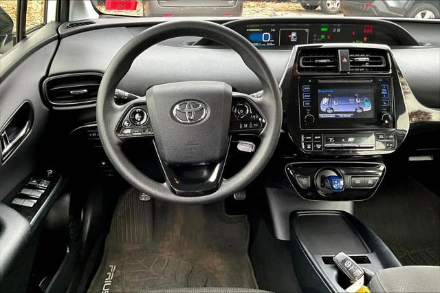 2019 toyota prius le
