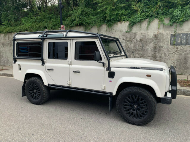 1983 land rover defender 110 rebuilt with 5.3 ls and 6 speed auto