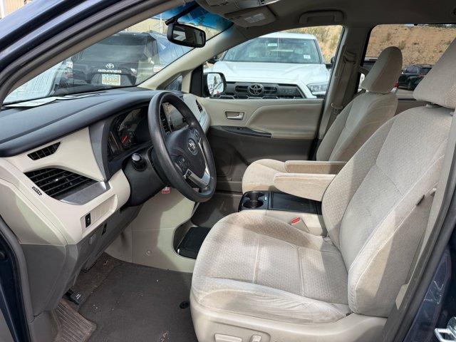 2015 toyota sienna le