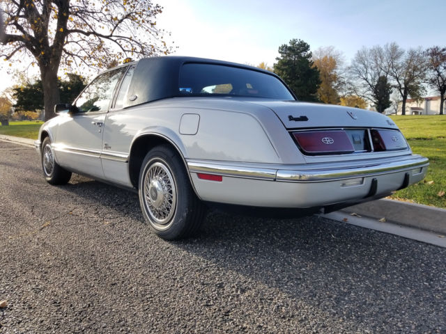 1990 buick riviera se coupe 2-door