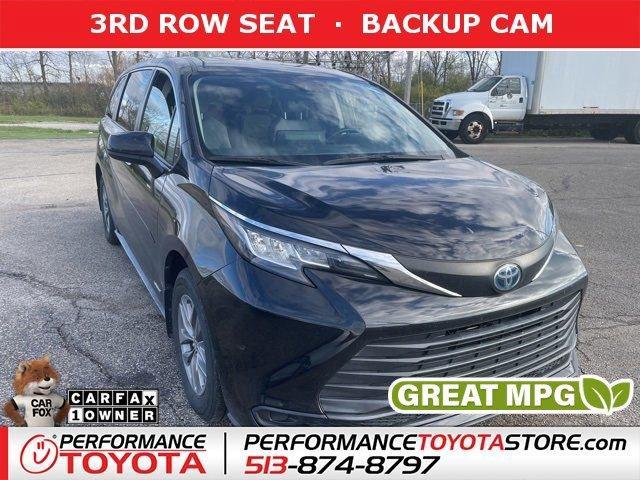 2021 toyota sienna le