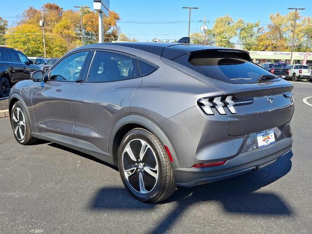 2021 ford mustang mach-e select