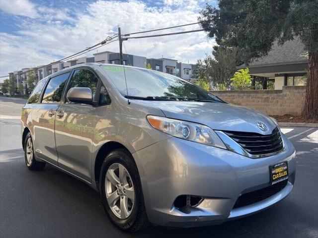 2013 toyota sienna le