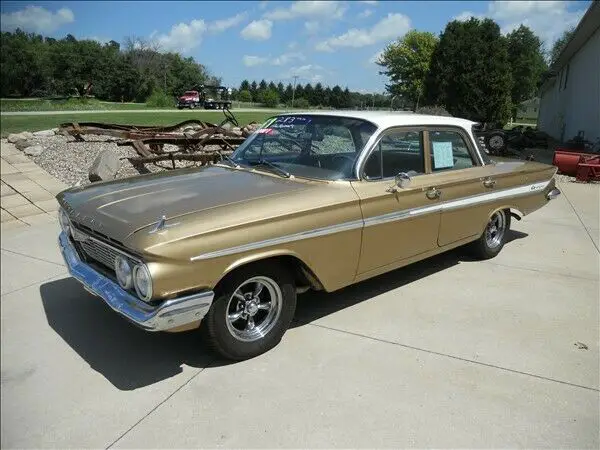 1961 chevrolet impala collector classic car!