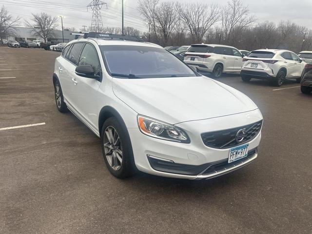2016 volvo v60 cross country t5