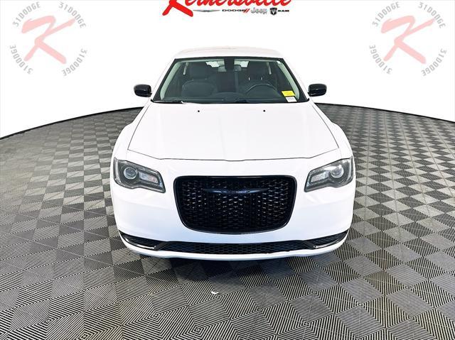 2022 chrysler 300 touring